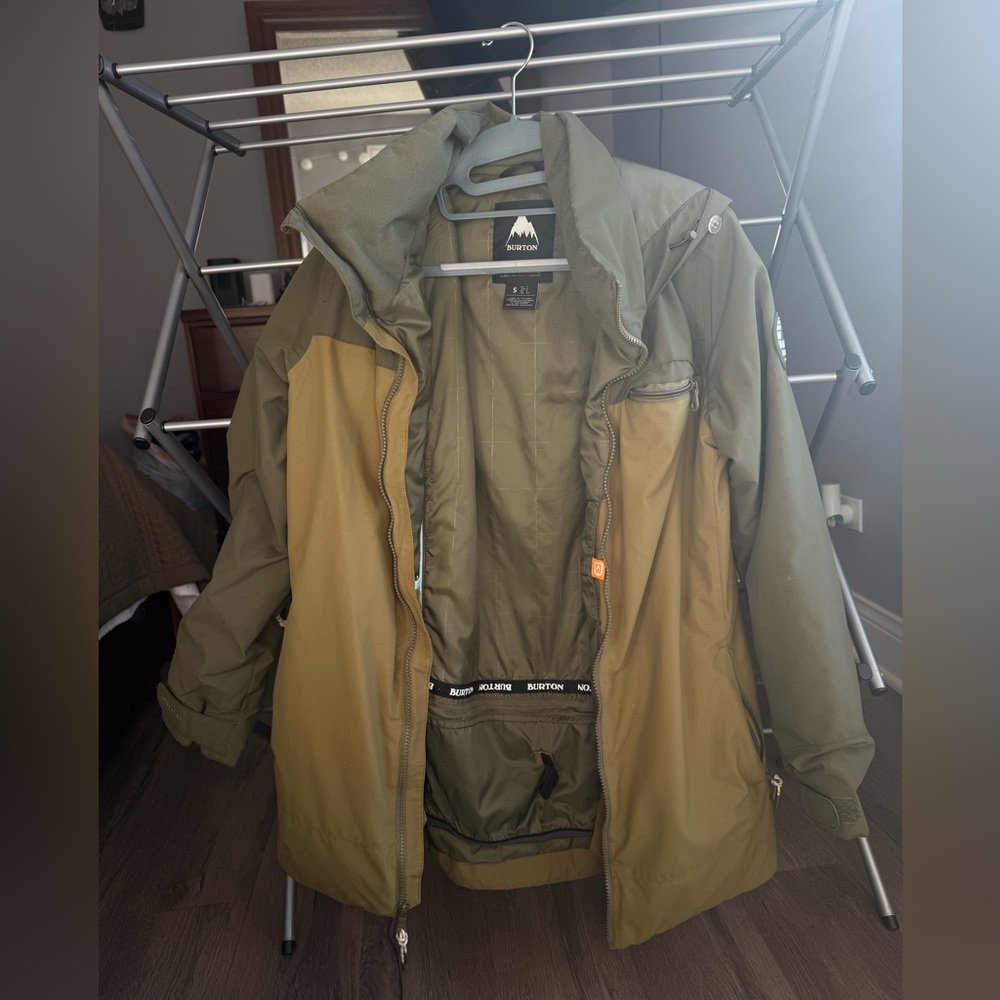 Burton winter jacket, size small